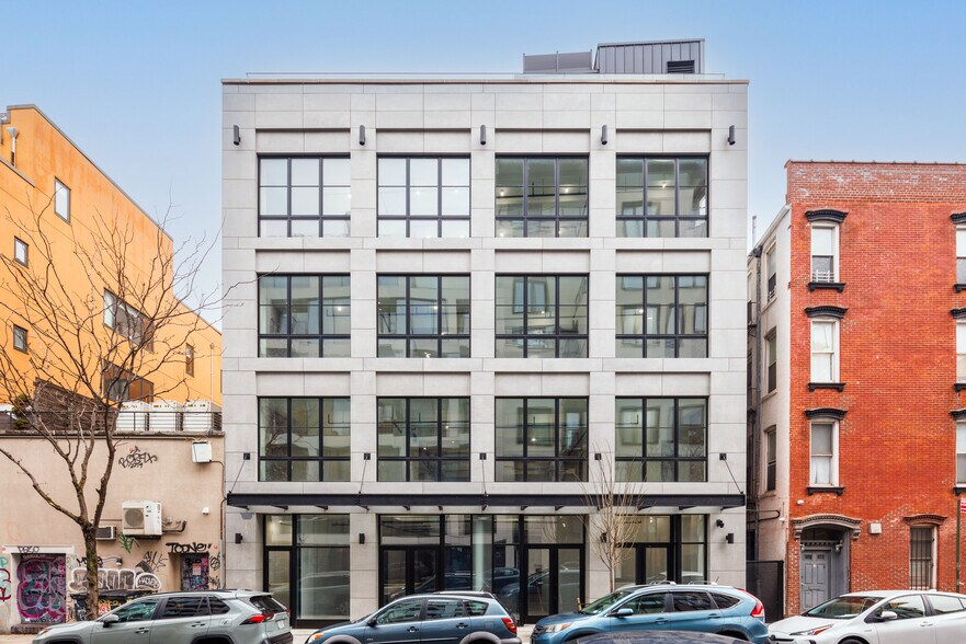 107 N 1st St, Brooklyn, NY for lease - Building Photo - Image 3 of 5