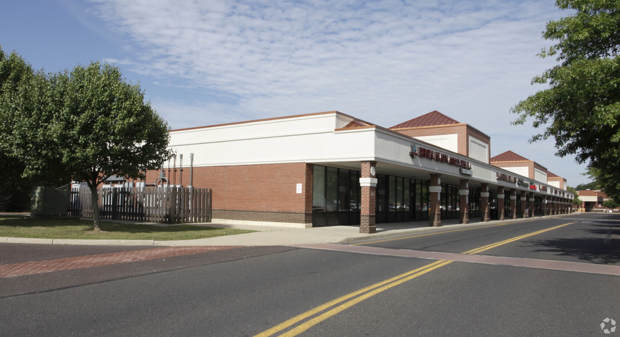 953957 Highway 33, Hamilton, NJ 08690 Hamilton Square Shopping