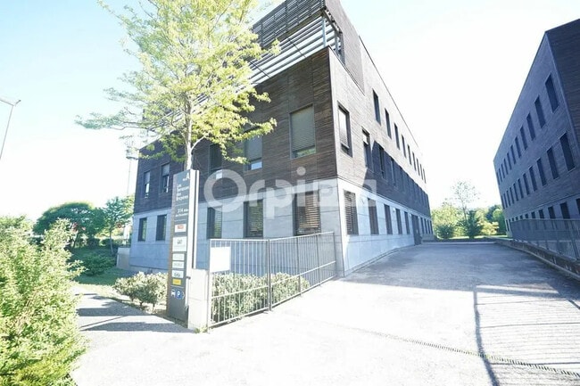 Location Bureaux 65 m² à 243 m²