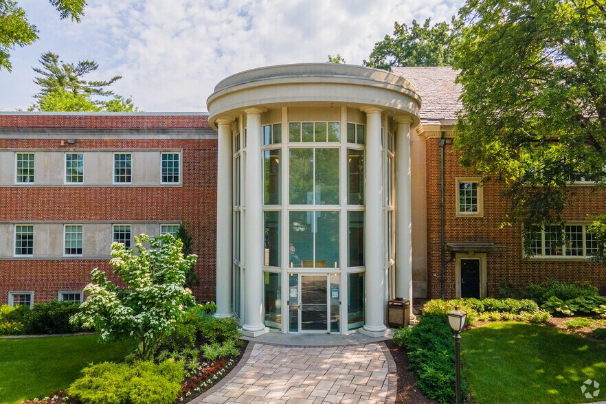 40 Morris Ave, Bryn Mawr, PA 19010 Office for Lease