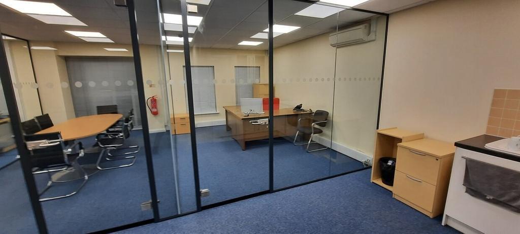 Boundary Way, Hemel Hempstead for sale Interior Photo- Image 1 of 1