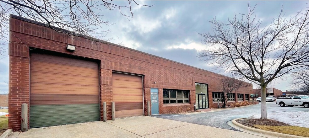 115 N Brandon Dr, Glendale Heights, IL for lease - Building Photo - Image 1 of 2