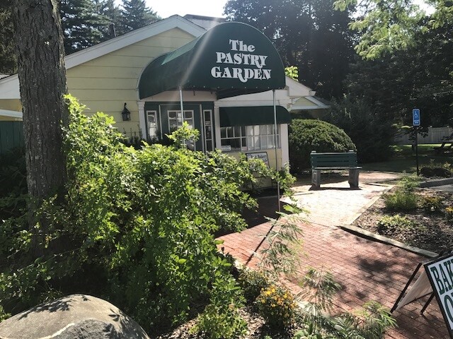 749 Dutchess Tpke, Poughkeepsie, NY for sale - Building Photo - Image 1 of 1