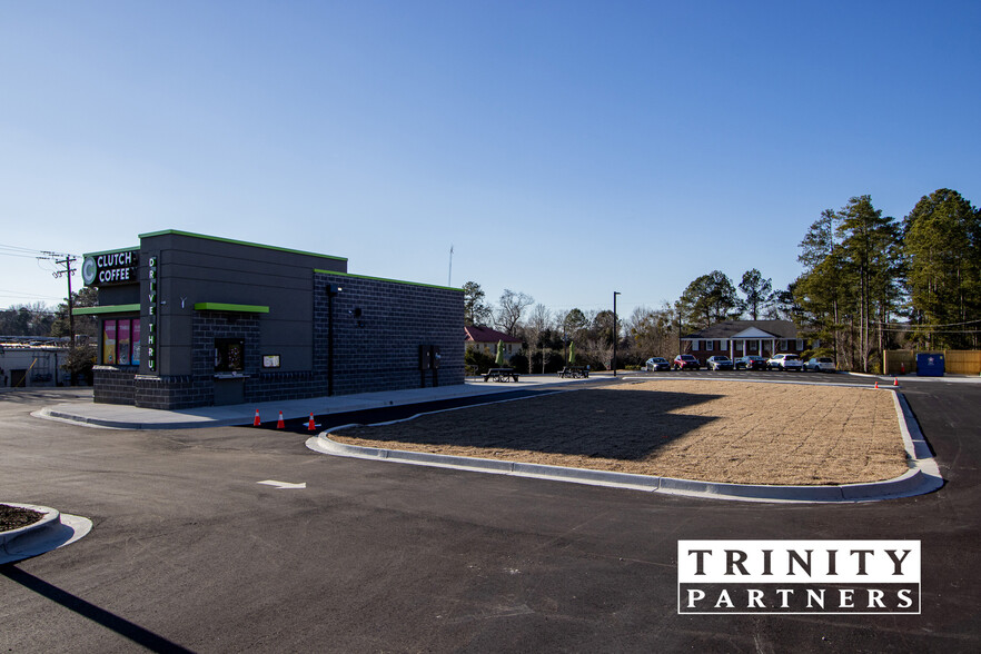 9351 Two Notch Rd, Columbia, SC for lease - Building Photo - Image 1 of 3