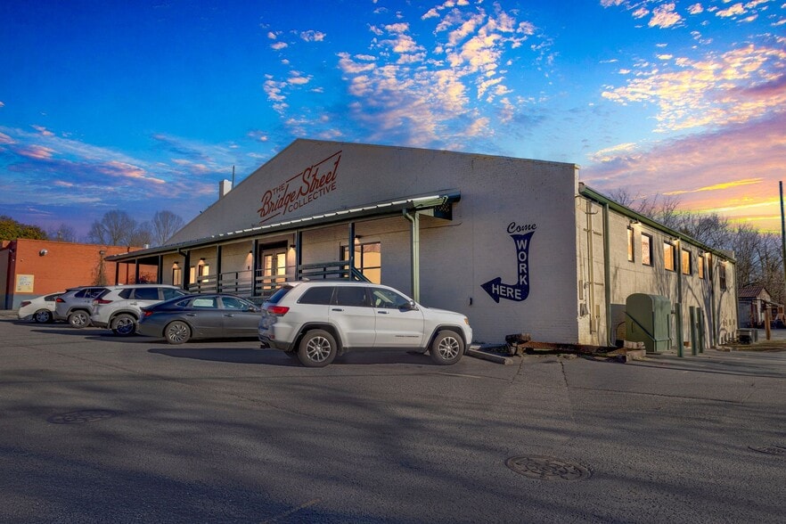 915 Bridge St, Winston-Salem, NC for lease - Building Photo - Image 1 of 24