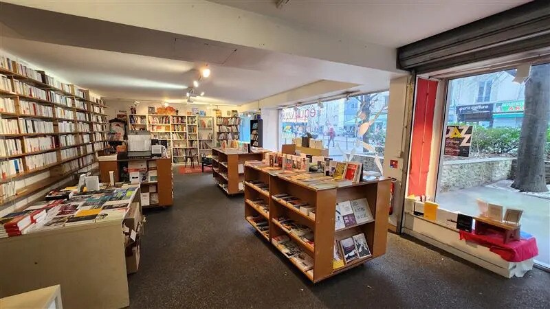 Office in Paris for lease Building Photo- Image 1 of 7