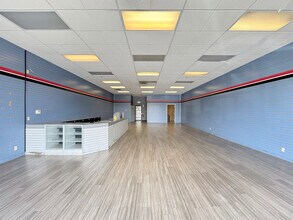 1400 W Washington St, Sequim, WA for lease Building Photo- Image 2 of 27