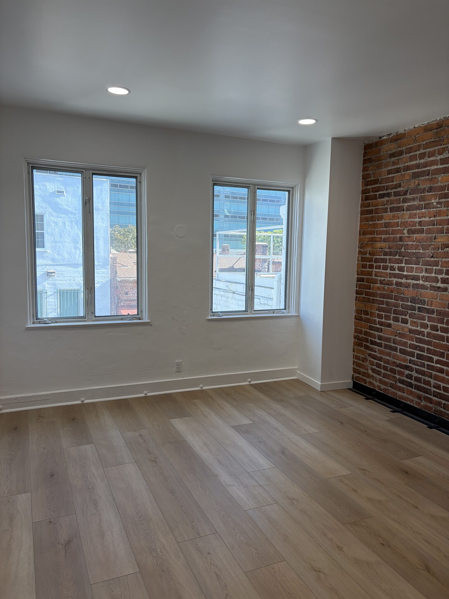 1136-1140 Westwood Blvd, Los Angeles, CA for lease Interior Photo- Image 1 of 4