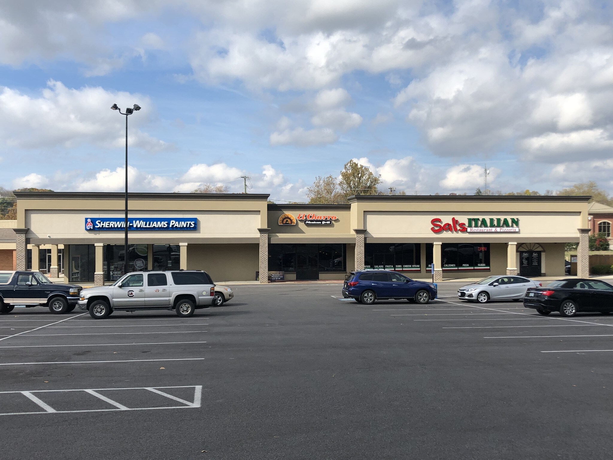 719725 W Main St, Radford, VA 24141 Central Square