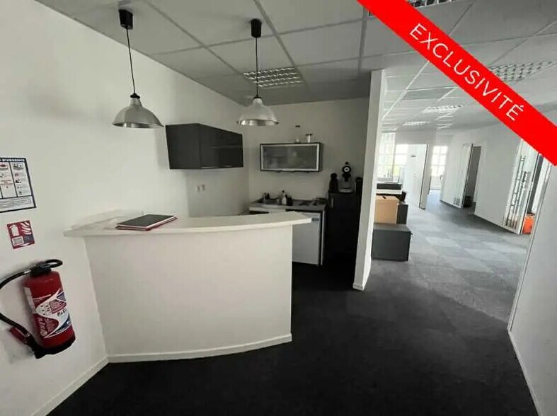 Office in Rennes for lease - Building Photo - Image 1 of 7