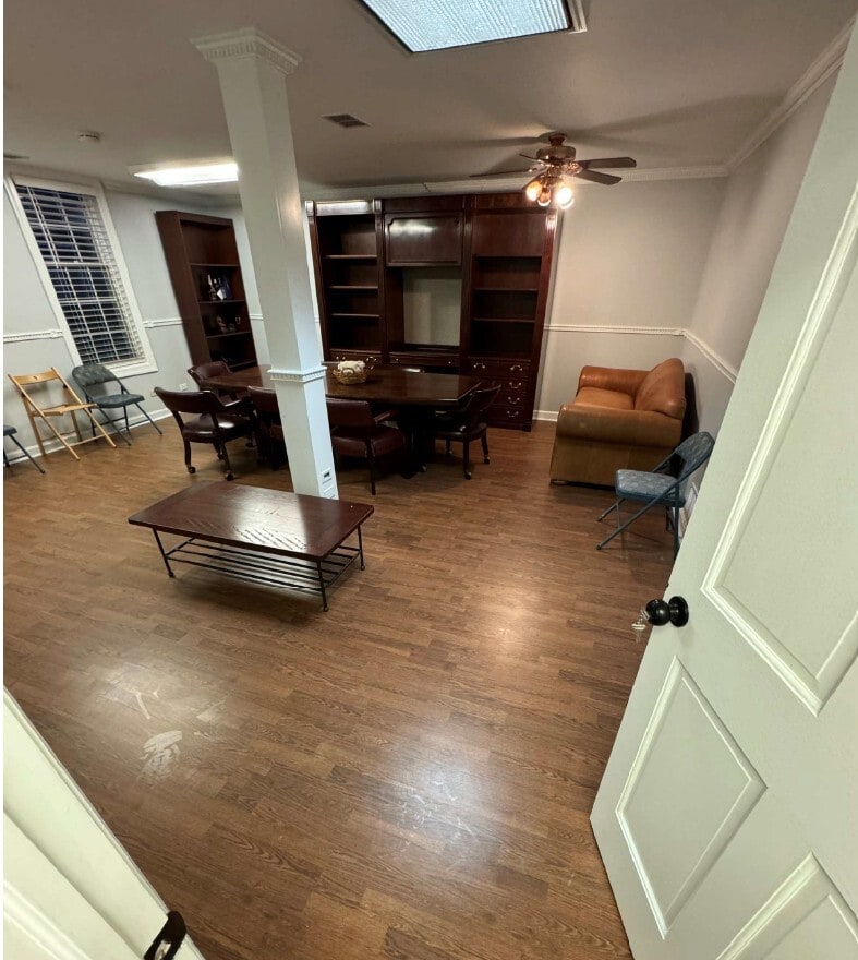 1624 W Colonial Pky, Palatine, IL for lease Interior Photo- Image 1 of 3