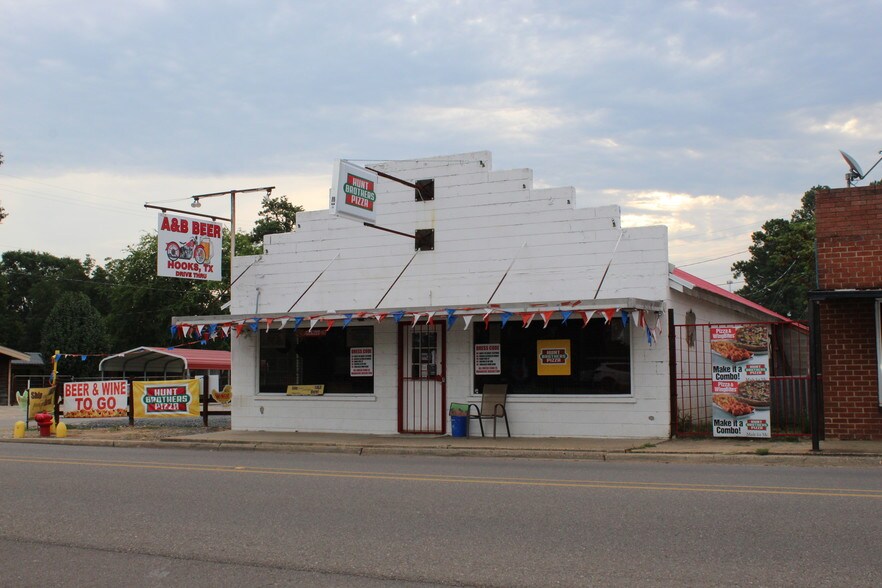112 Main St, Hooks, TX for sale - Primary Photo - Image 1 of 1