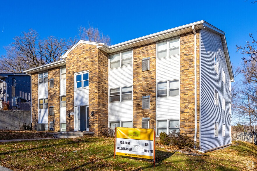 2411 Welbeck Rd, Des Moines, IA for sale - Building Photo - Image 2 of 4