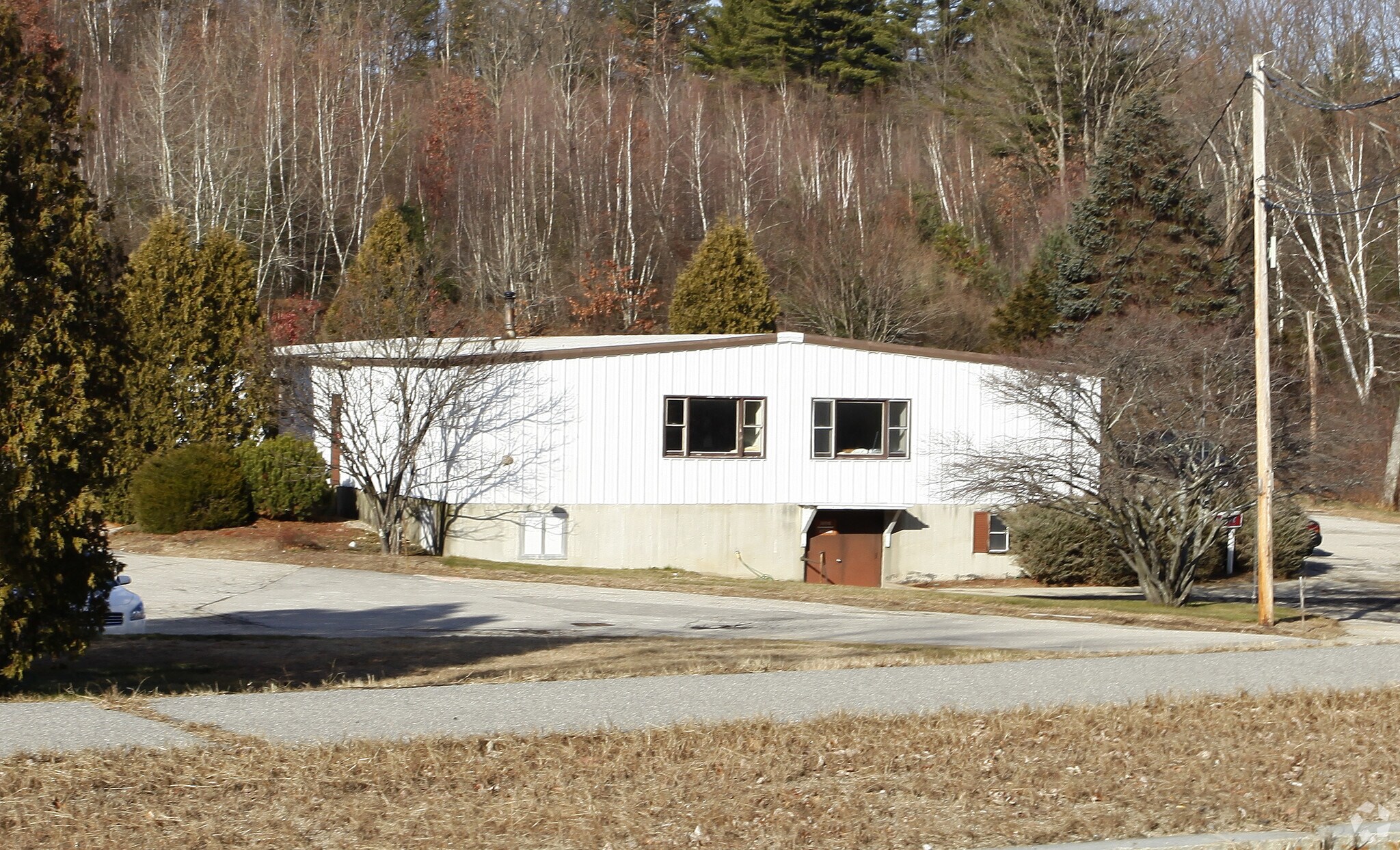 42 W River Rd, Hooksett, NH for sale Primary Photo- Image 1 of 1