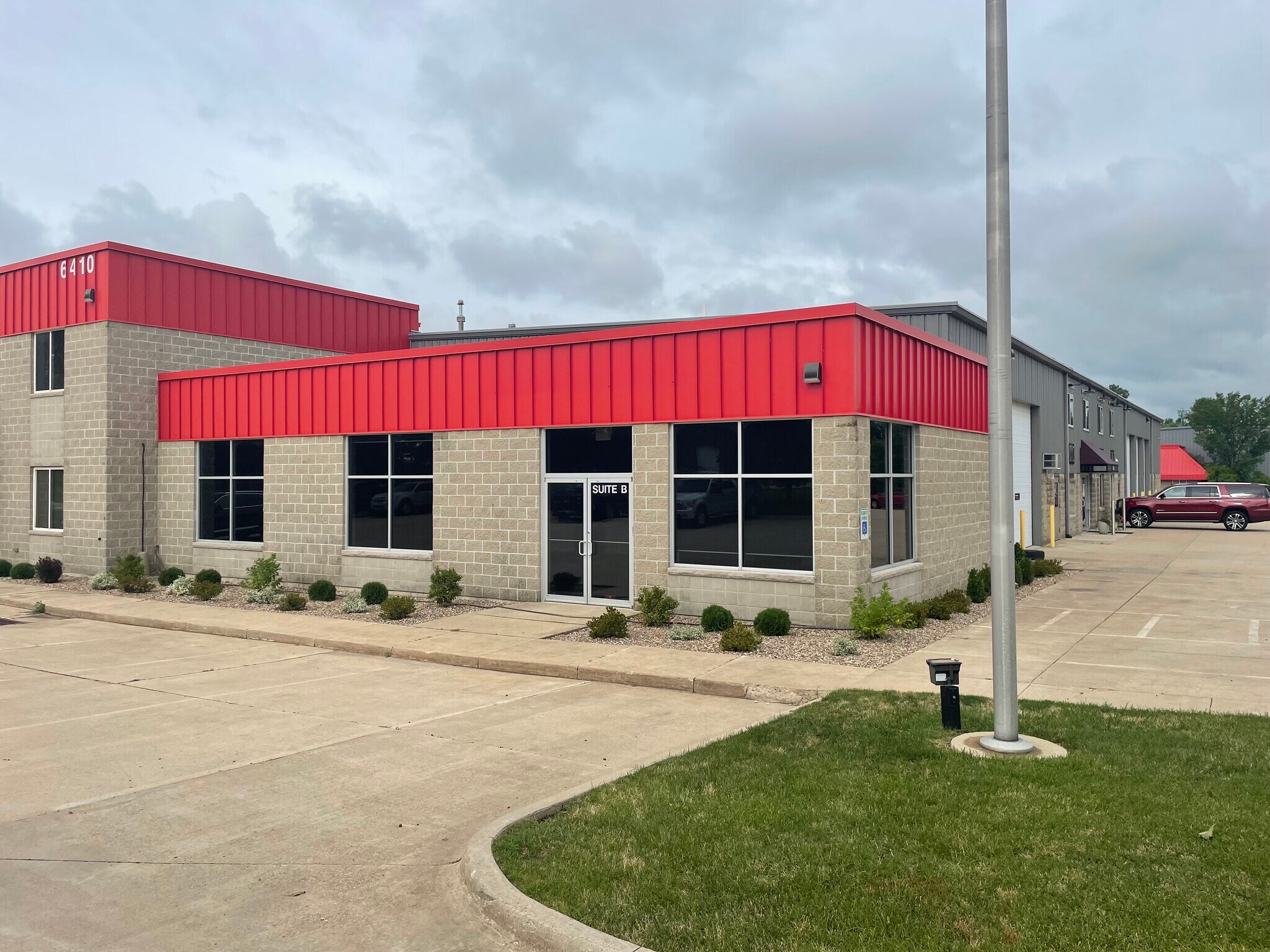 6410 7th St Ct SW, Cedar Rapids, IA for sale Building Photo- Image 1 of 1