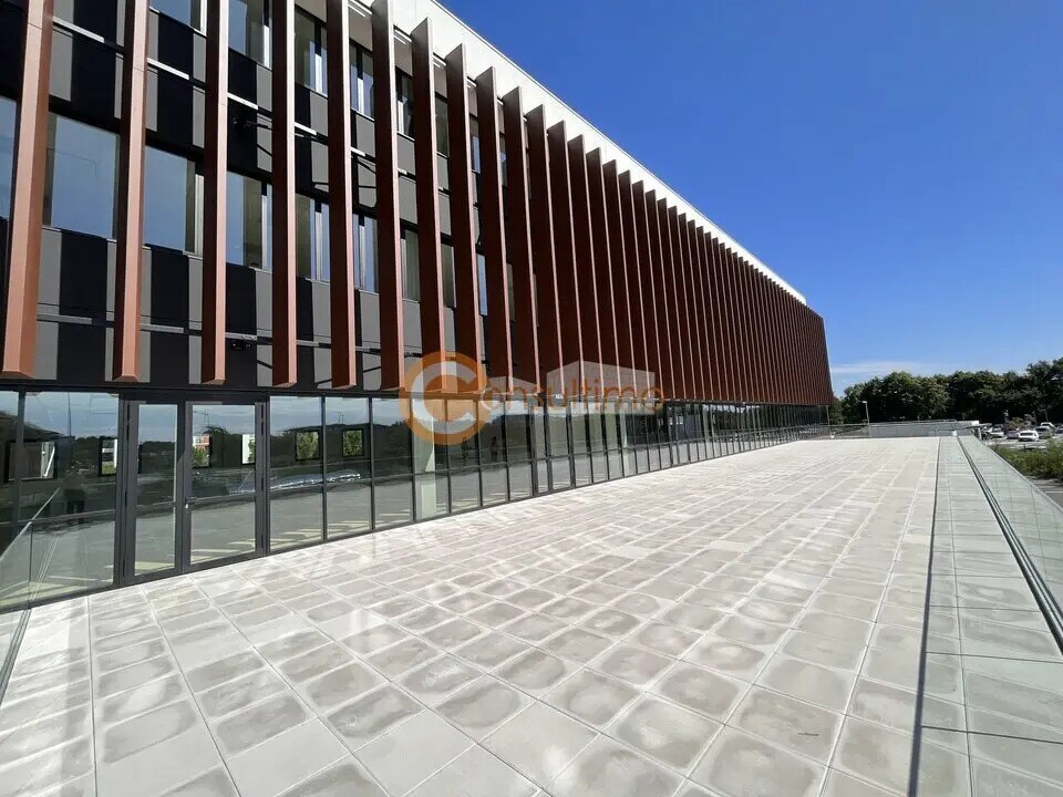 Office in Mérignac for lease Building Photo- Image 1 of 12