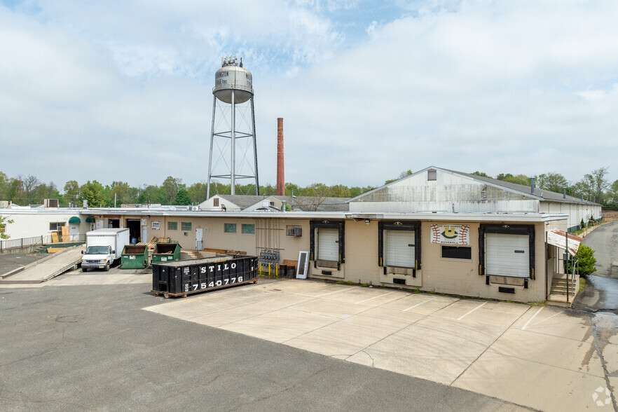 28-36 Harrison Ave, Englishtown, NJ for lease - Primary Photo - Image 1 of 7