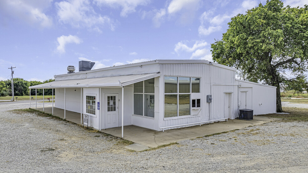 1981 Cimmaron Rd, Wilson, OK for sale - Building Photo - Image 1 of 36