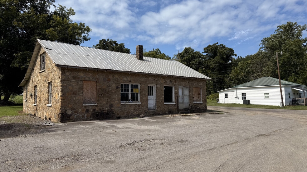 41 Upper Shut In Rd, Hot Spgs, Hot Springs, NC for sale - Building Photo - Image 2 of 28