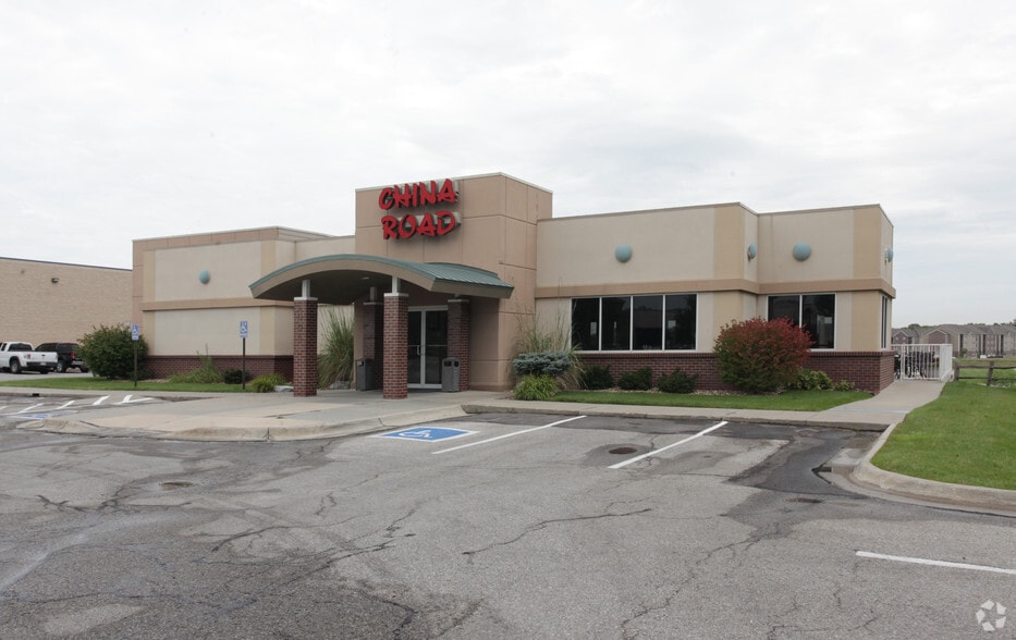 4006 Twin Creek Dr, Bellevue, NE 68123