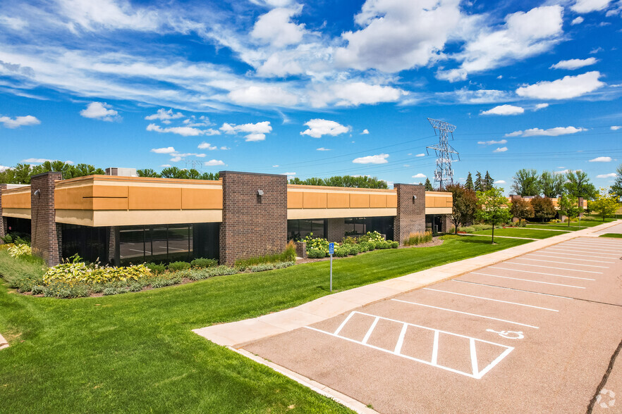 3905 N Annapolis Ln N, Plymouth, MN for lease - Building Photo - Image 1 of 9