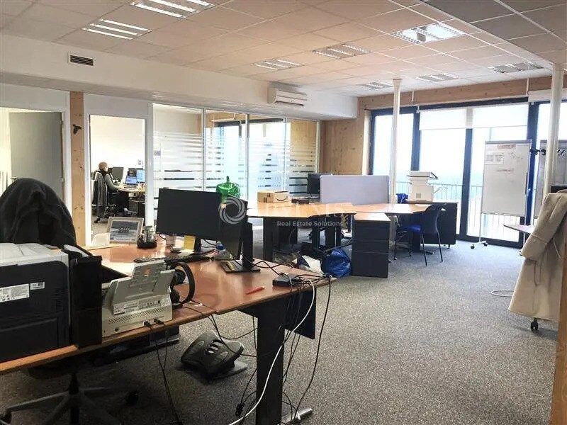 Location Bureaux 60 m² à 2 519 m² - Photo 1