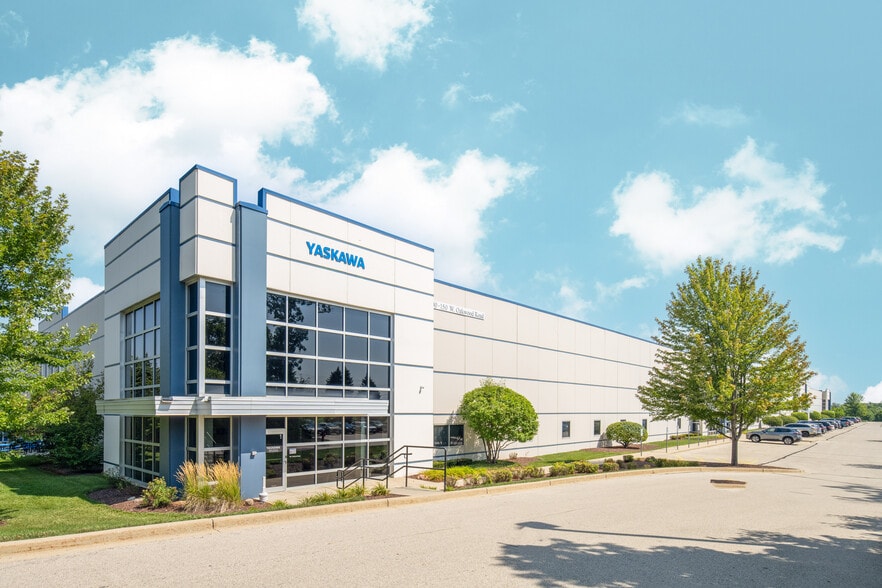 100 W Oakwood Rd, Oak Creek, WI for lease - Building Photo - Image 3 of 10