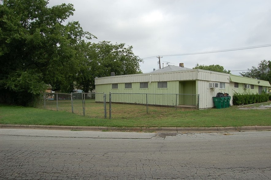 4918 Broadway Ave, Haltom City, TX for sale - Building Photo - Image 3 of 23