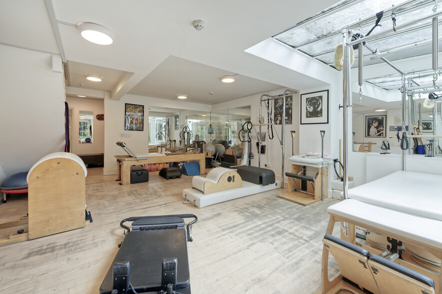 35 All Saints Rd, London for sale - Building Photo - Image 3 of 10