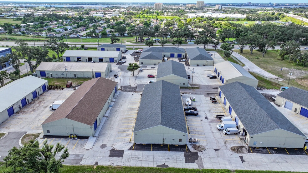 722 17th St E, Palmetto, FL for lease - Building Photo - Image 2 of 9