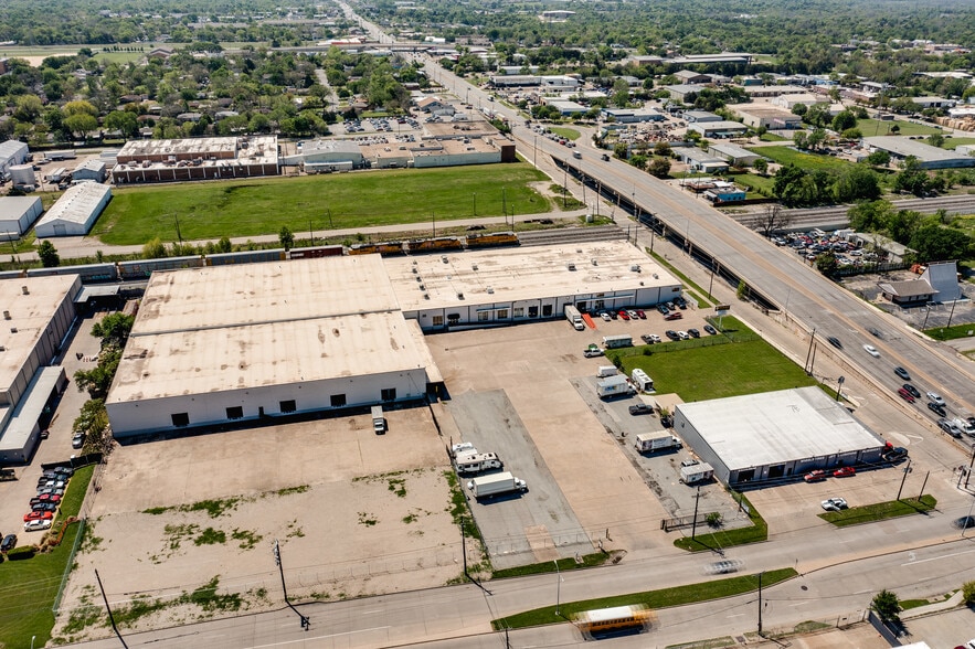 4520 S Buckner Blvd, Dallas, TX for lease - Building Photo - Image 2 of 11