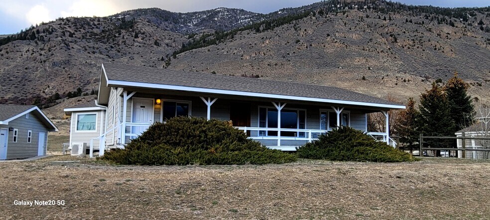 4 Maiden Basin Dr, Gardiner, MT for sale - Primary Photo - Image 1 of 1