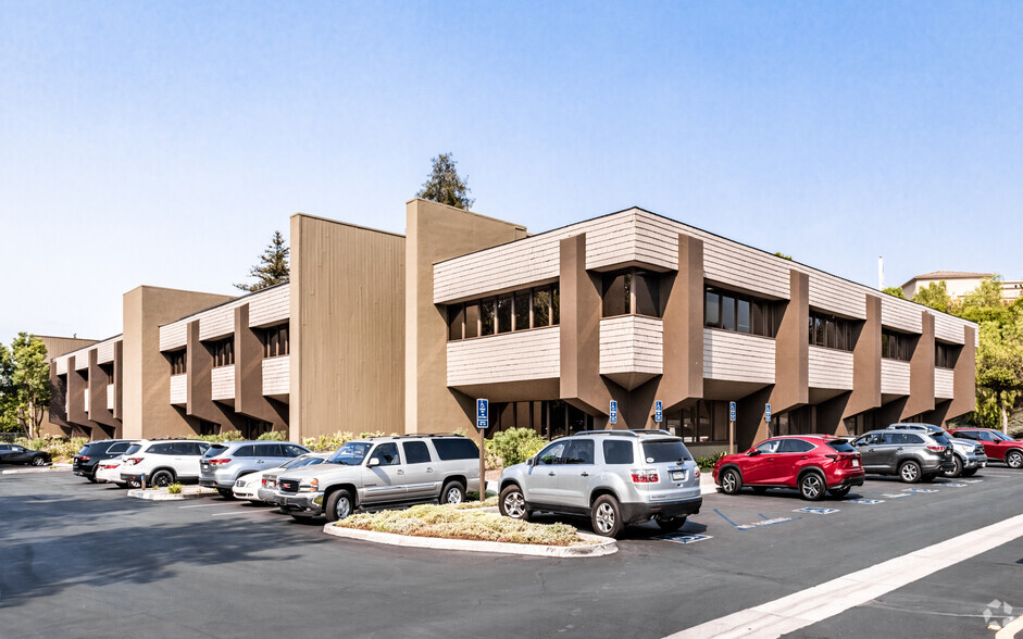 1370 N Brea Blvd, Fullerton, CA for lease - Primary Photo - Image 1 of 5