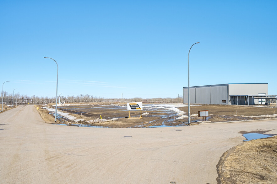 6926 66 St, Lloydminster, AB for sale - Building Photo - Image 2 of 5