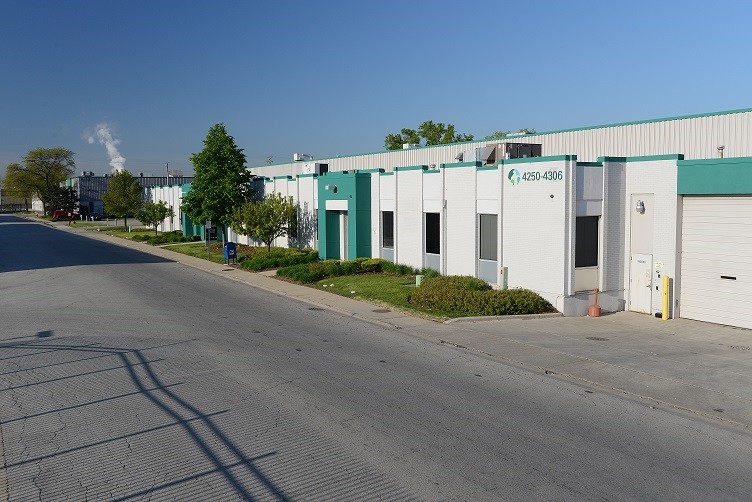 4250-4306 United Pky, Schiller Park, IL for lease - Building Photo - Image 2 of 4