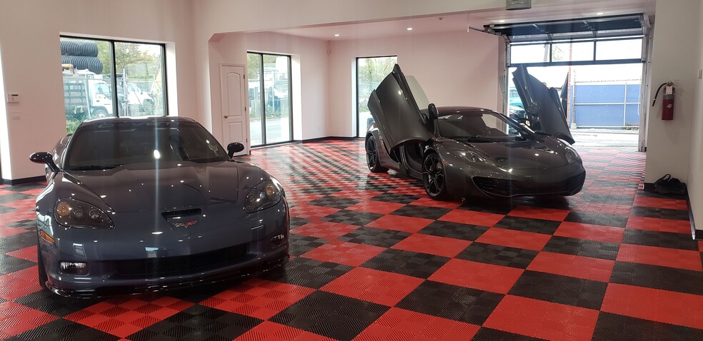 256-260 Green St, South Hackensack, NJ for lease - Building Photo - Image 3 of 4