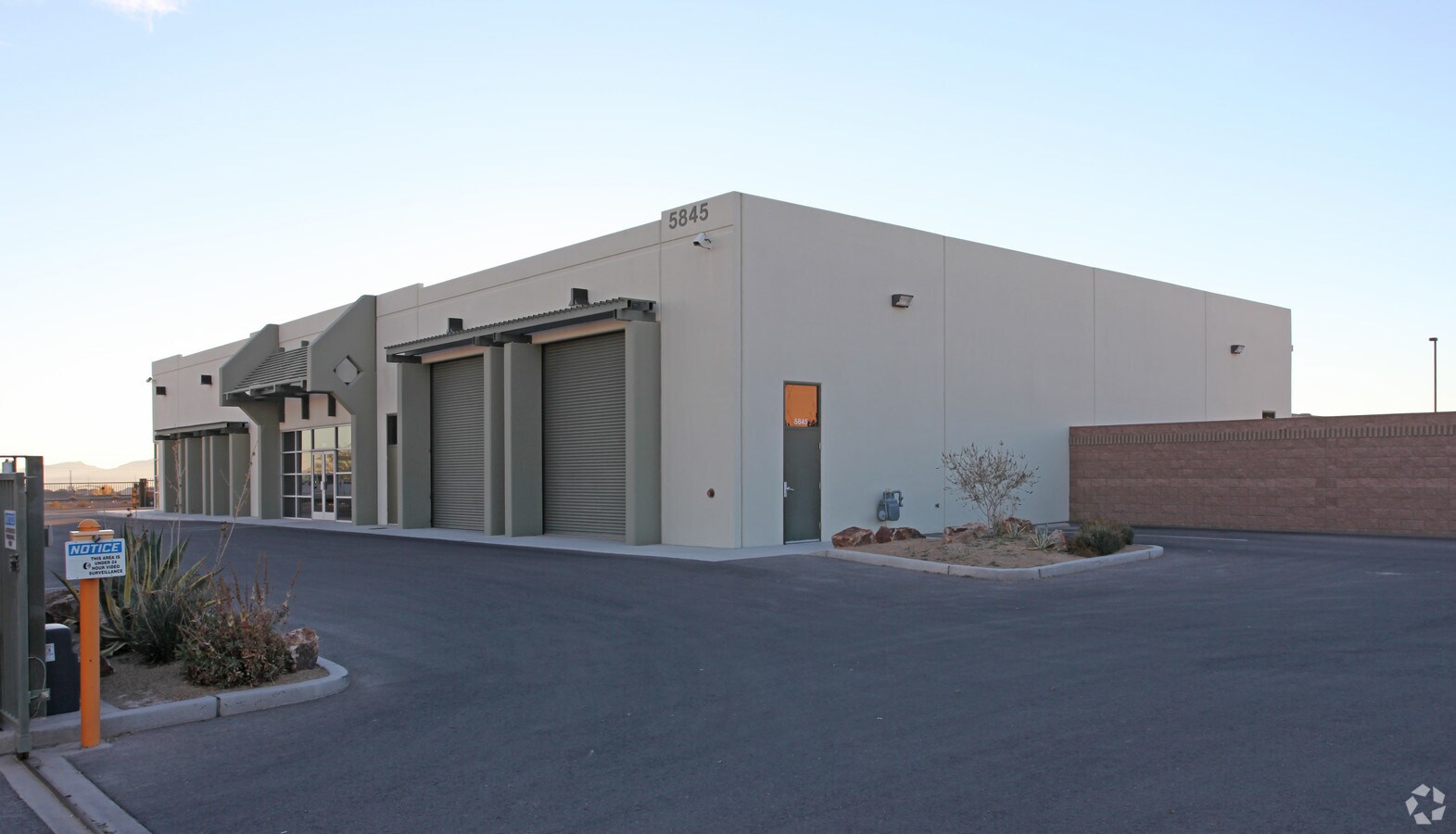 5845 W Shelbourne Ave, Las Vegas, NV 89139