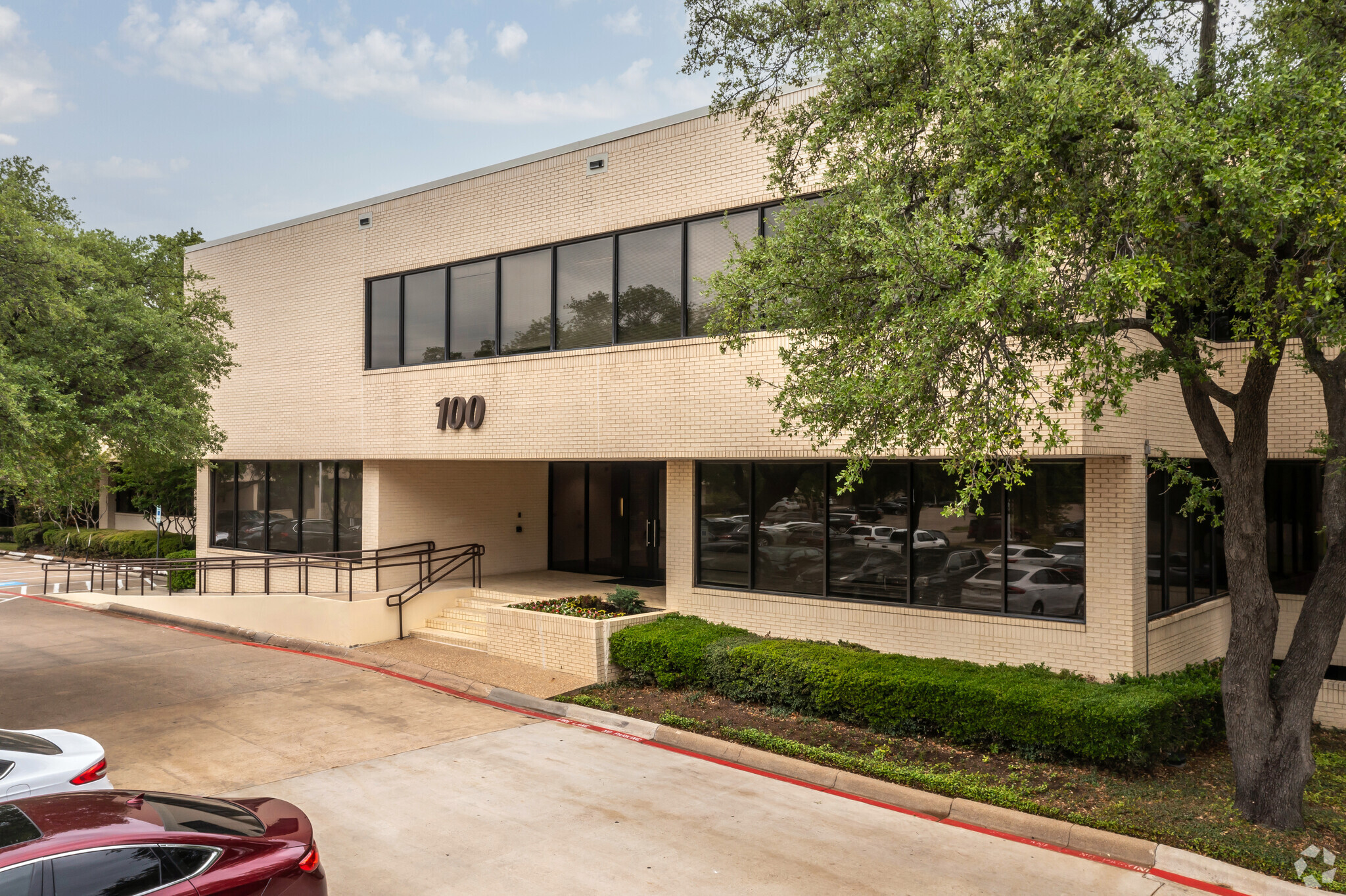 100 Decker Ct, Irving, TX for lease Building Photo- Image 1 of 7