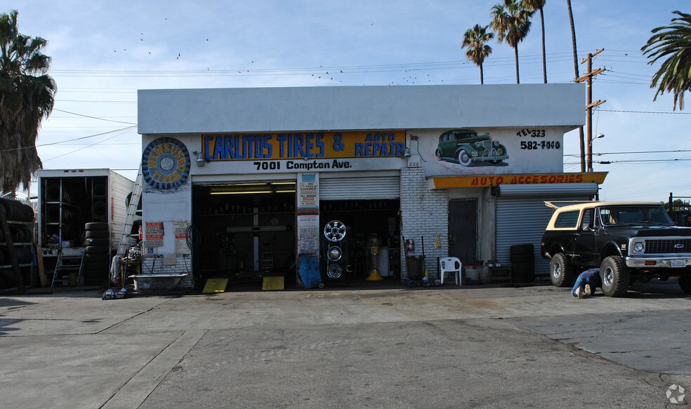 7001 Compton Ave, Los Angeles, CA for sale - Building Photo - Image 2 of 3