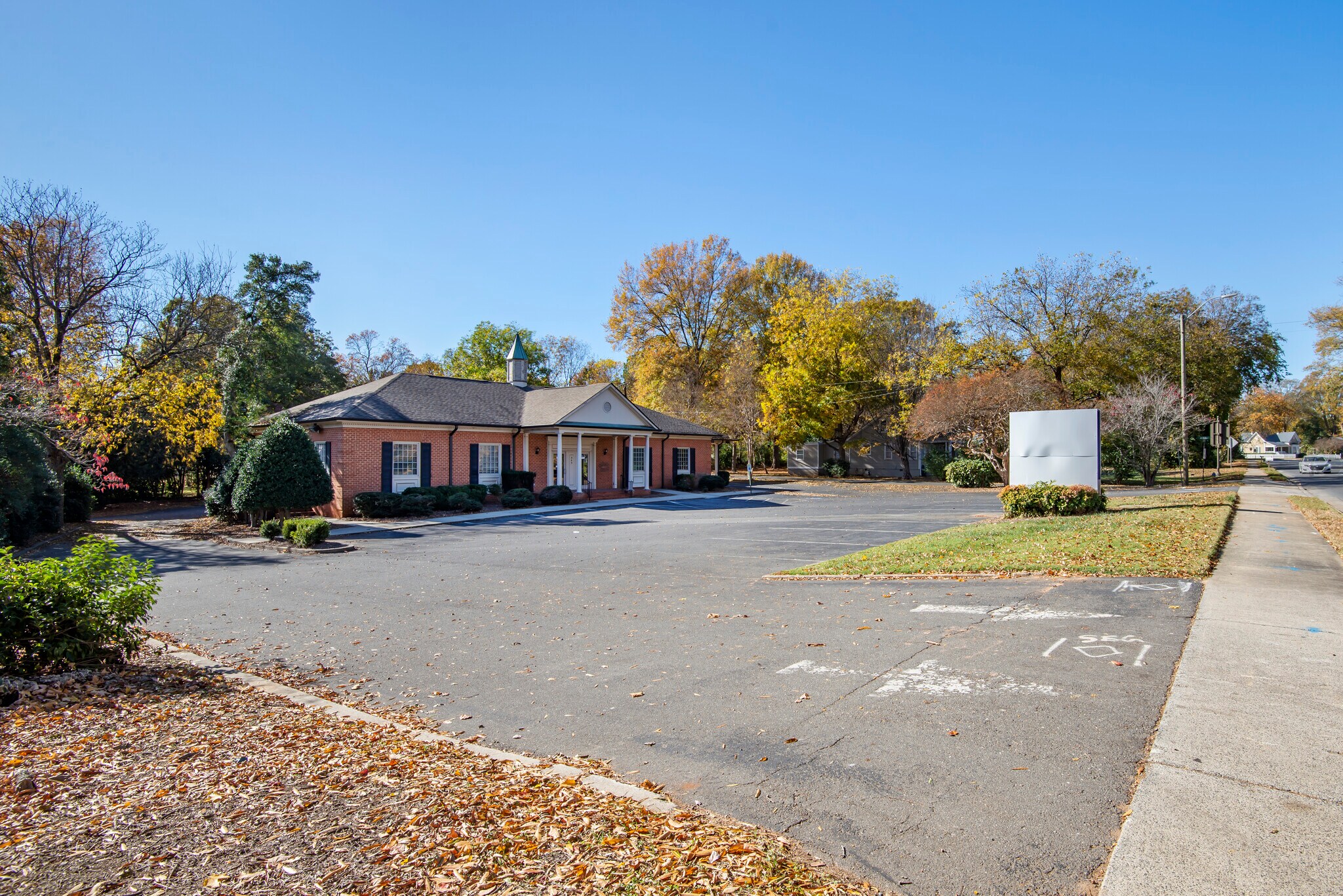 345 W John St, Matthews, NC for sale Building Photo- Image 1 of 1