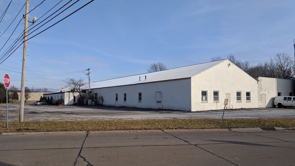 8820 East Ave, Mentor, OH for sale - Building Photo - Image 1 of 4