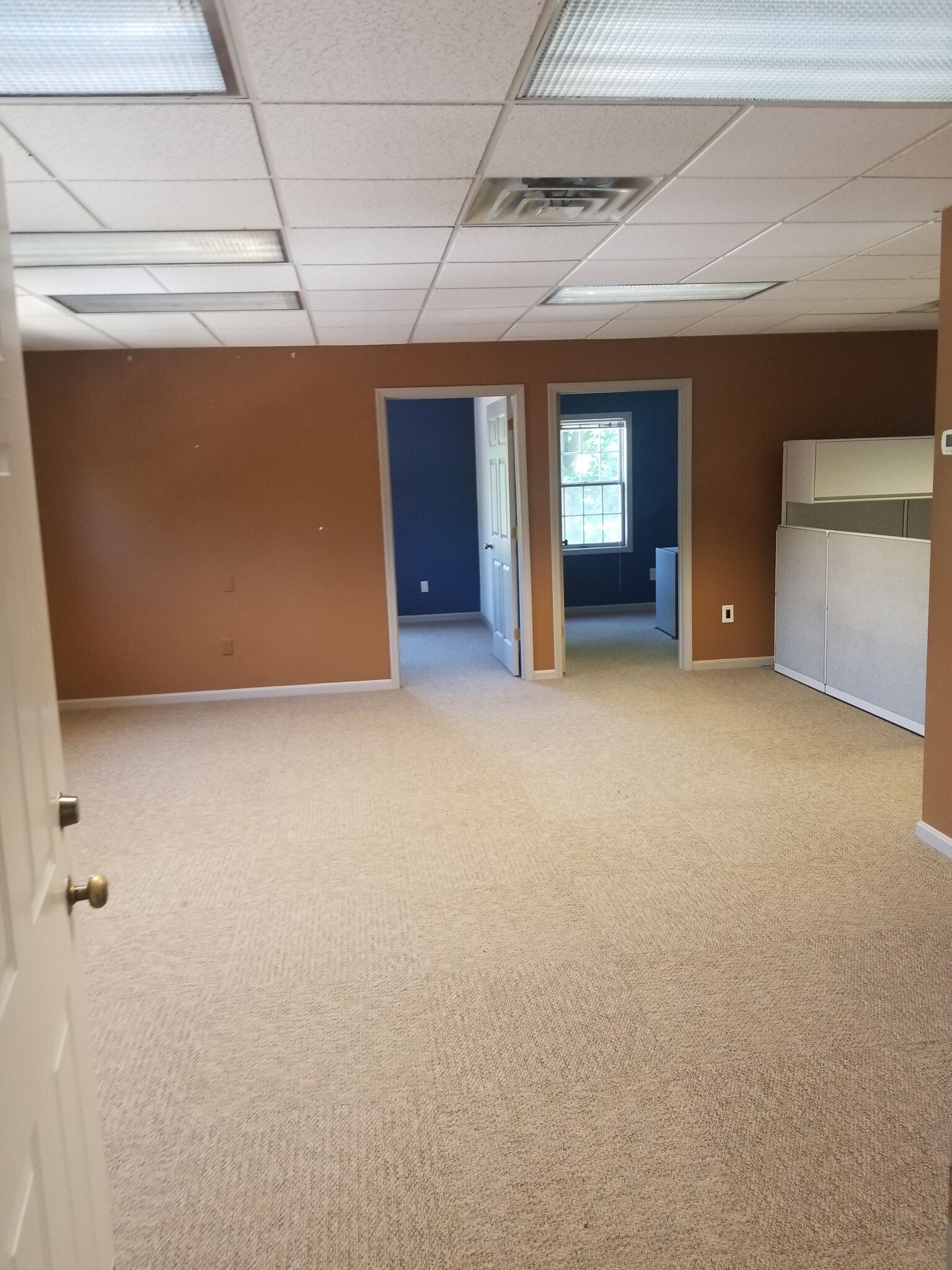 8223 Brecksville Rd, Brecksville, OH for lease Interior Photo- Image 1 of 4