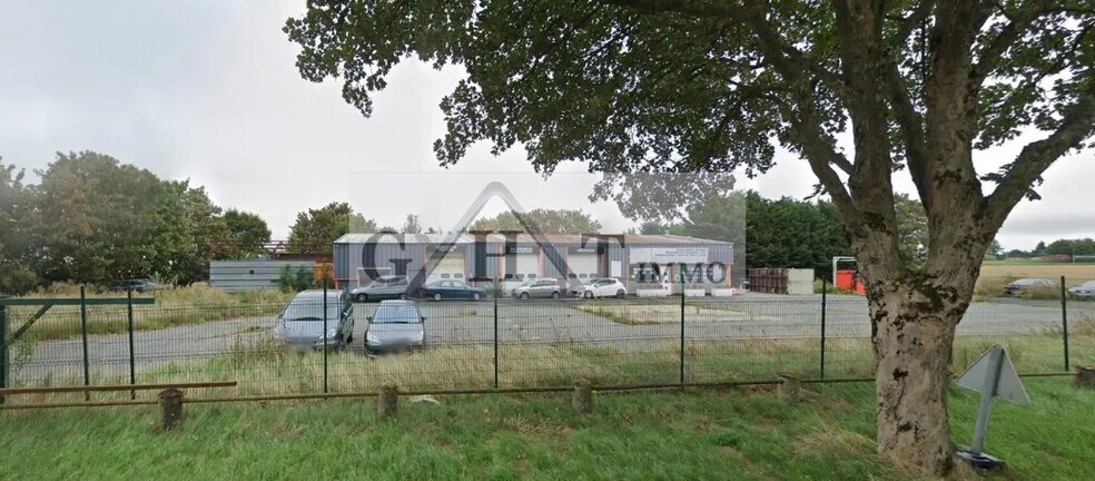 Retail in Angerville for lease - Building Photo - Image 2 of 2