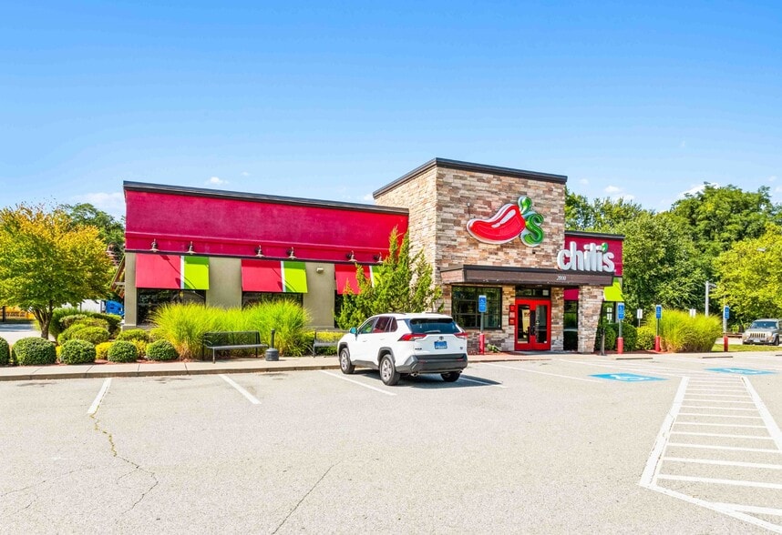 2020 Norwich New London Tpke, Montville, CT for lease - Building Photo - Image 2 of 7