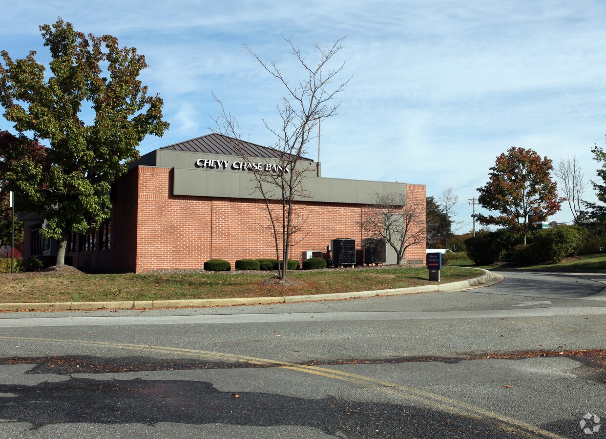 1130 Smallwood Dr W, Waldorf, MD 20603