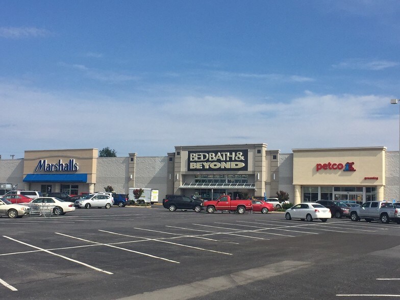 1287-1455 Towne Square Blvd, Roanoke, VA for sale - Primary Photo - Image 1 of 1