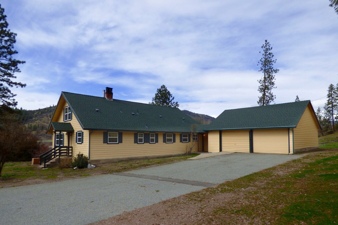 12424 Main St, Fort Jones, CA 96032