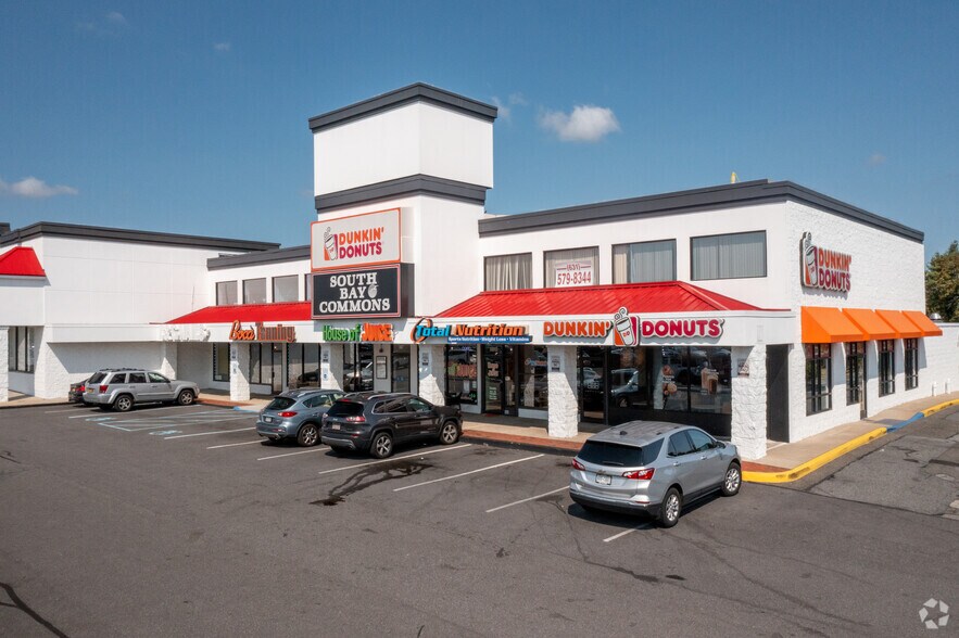 187 Sunrise Hwy, West Islip, NY for lease - Building Photo - Image 3 of 12