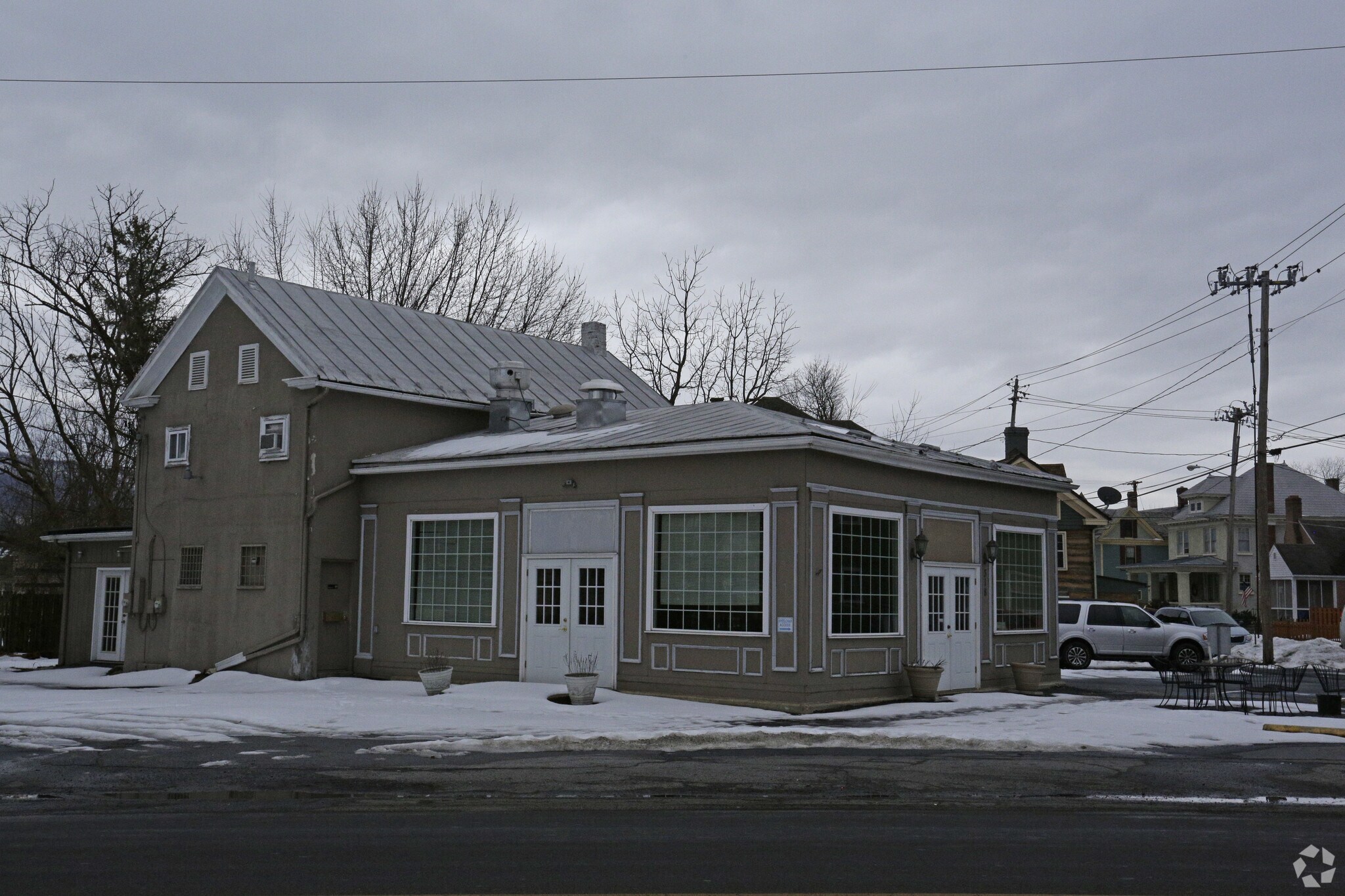 318 E King St, Strasburg, VA for sale Primary Photo- Image 1 of 1
