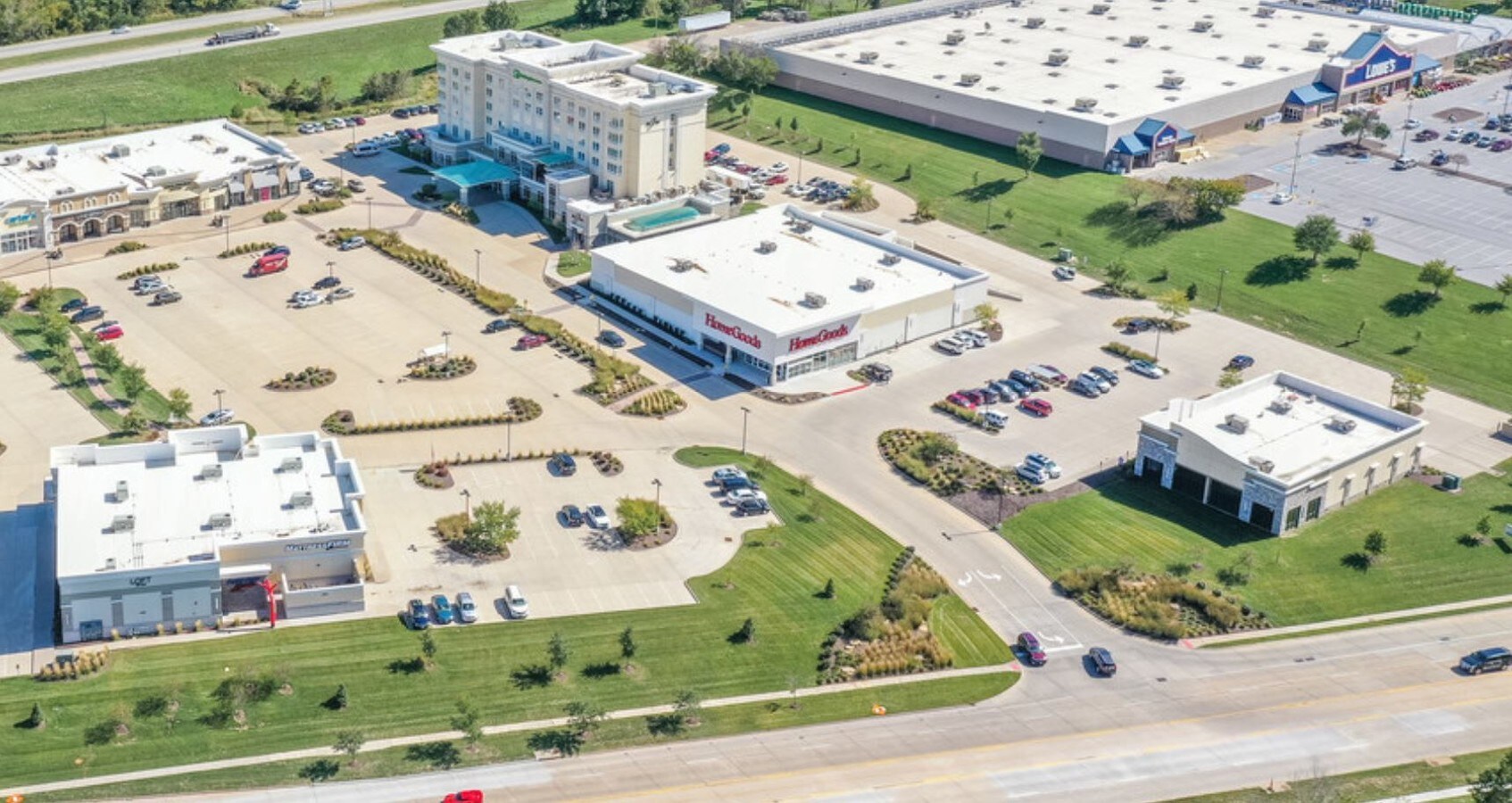 4221 Elmore Ave, Davenport, IA 52807